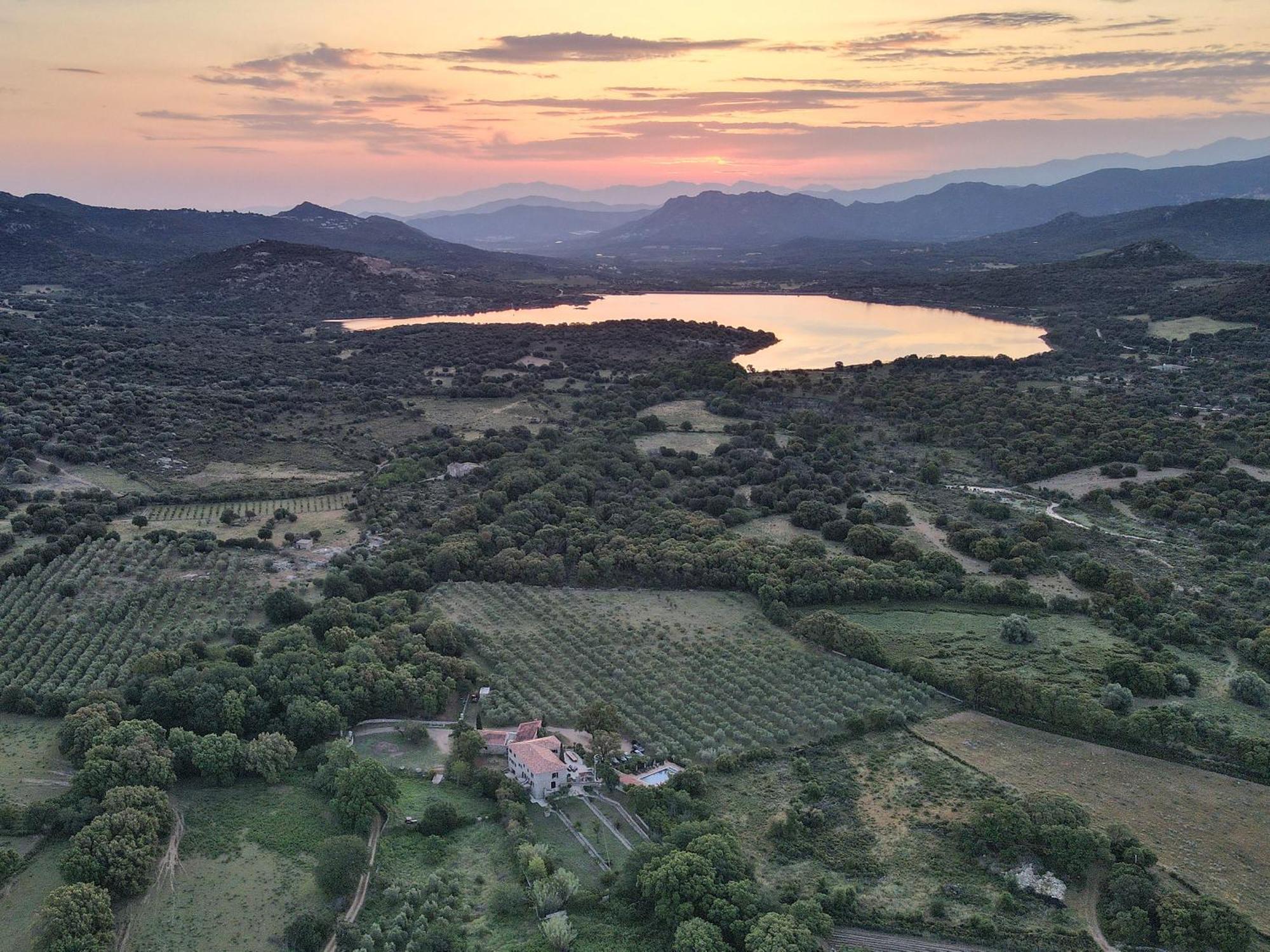 Отель Domaine Du Reginu Santa-Reparata-di-Balagna Экстерьер фото