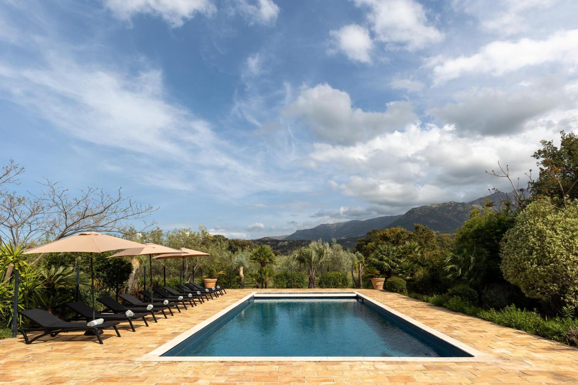 Отель Domaine Du Reginu Santa-Reparata-di-Balagna Экстерьер фото
