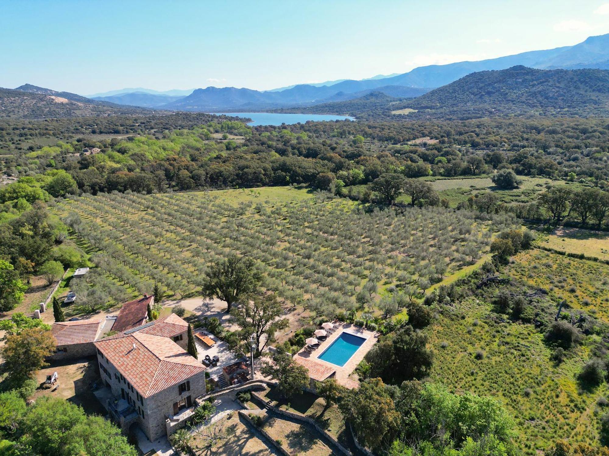 Отель Domaine Du Reginu Santa-Reparata-di-Balagna Экстерьер фото